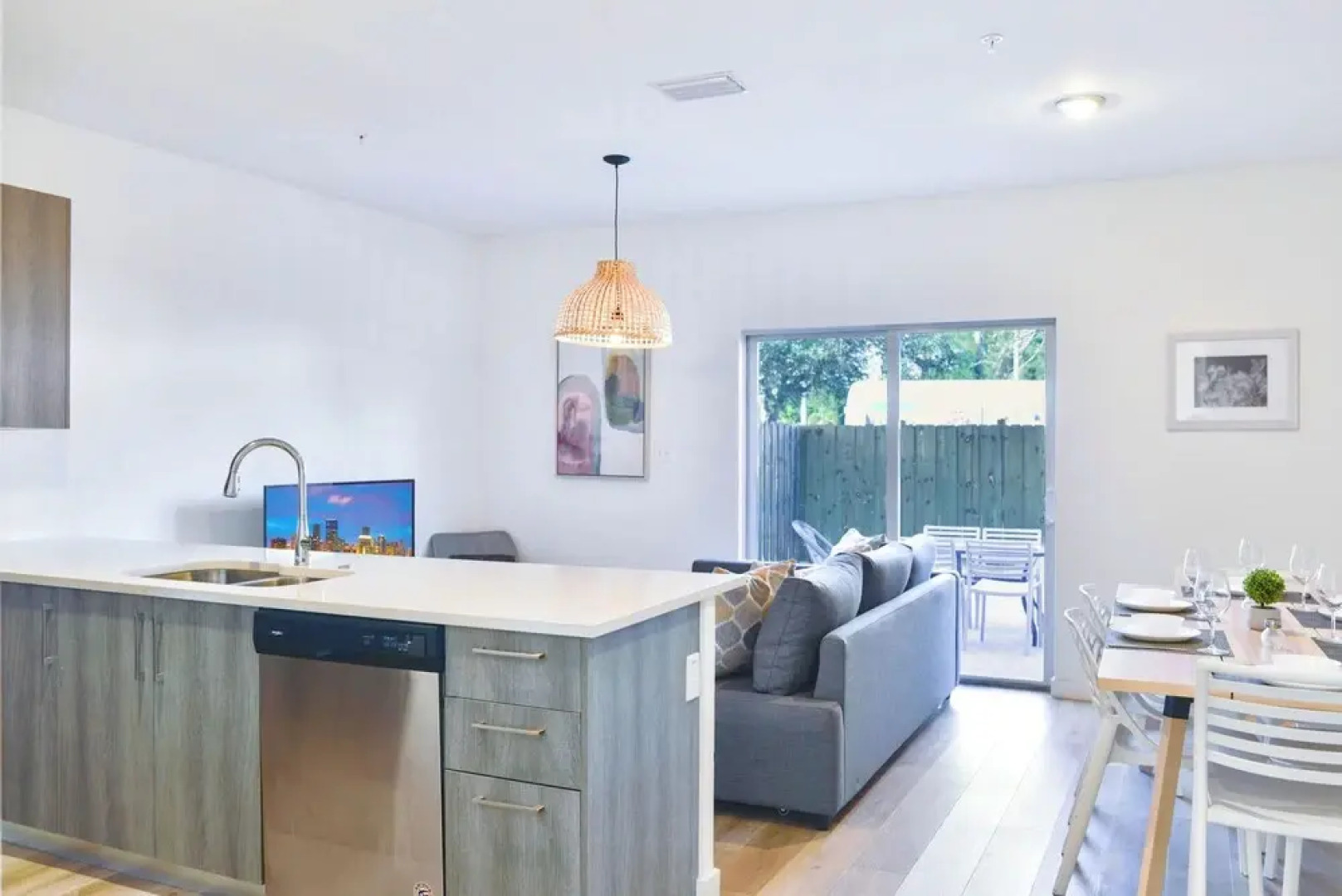 Prime Townhouses Near Design District