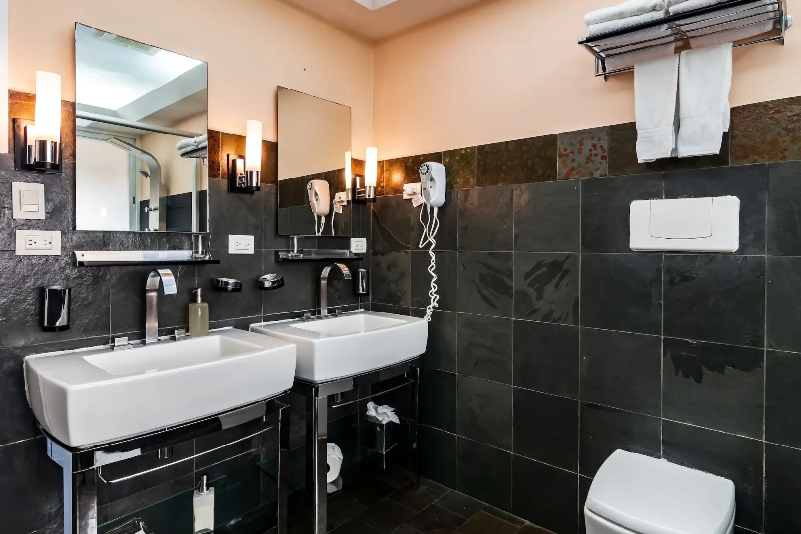 Gaia Hotel And Reserve