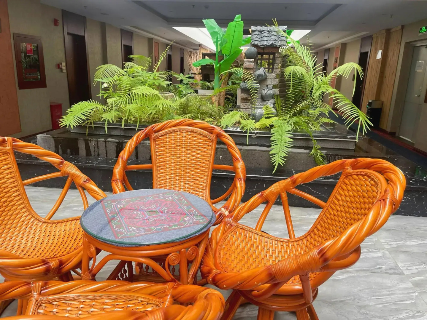 Mijng Qiyuan Minority Theme Hotel