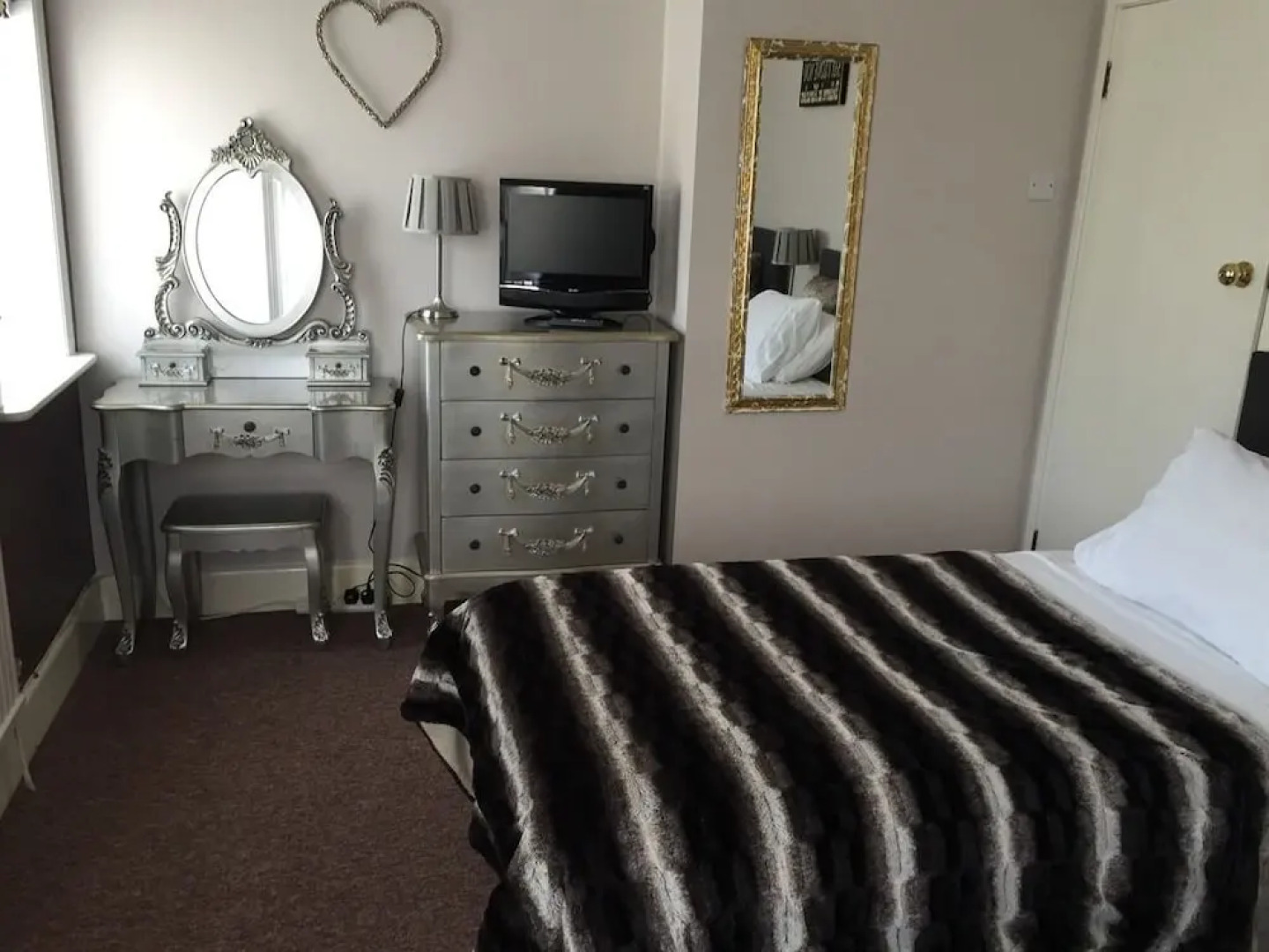 Castle Lodge Guest House