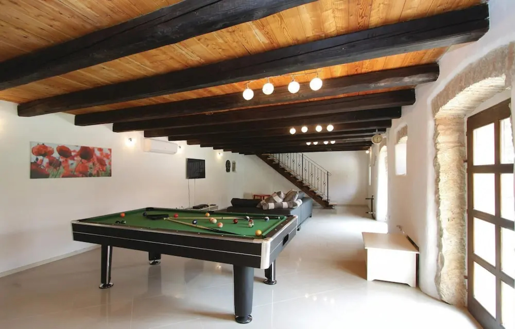 Beautiful Home in Kanfanar With Jacuzzi, Wifi and 7 Bedrooms