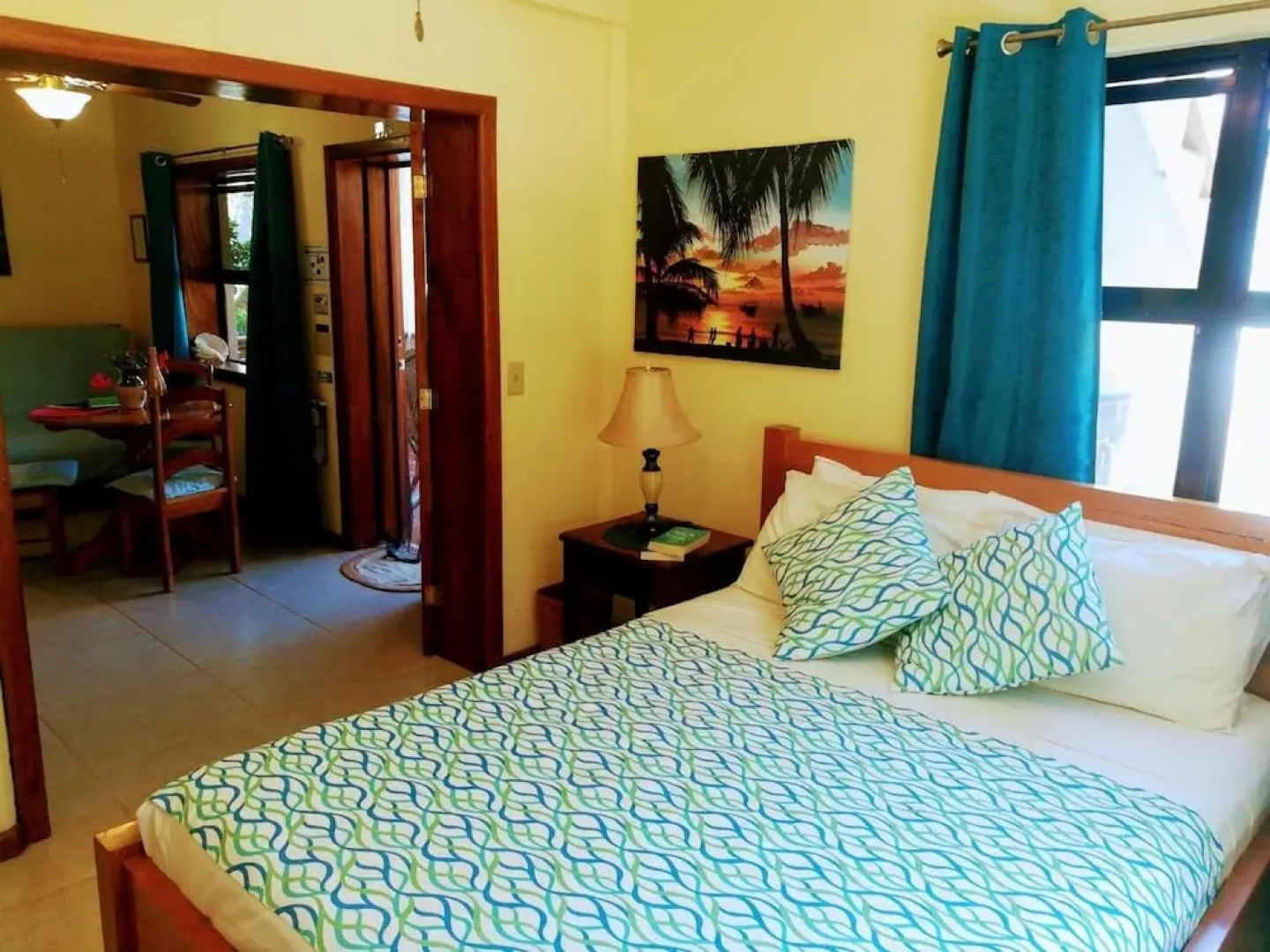 Dolce Cabana Waterfront Suites
