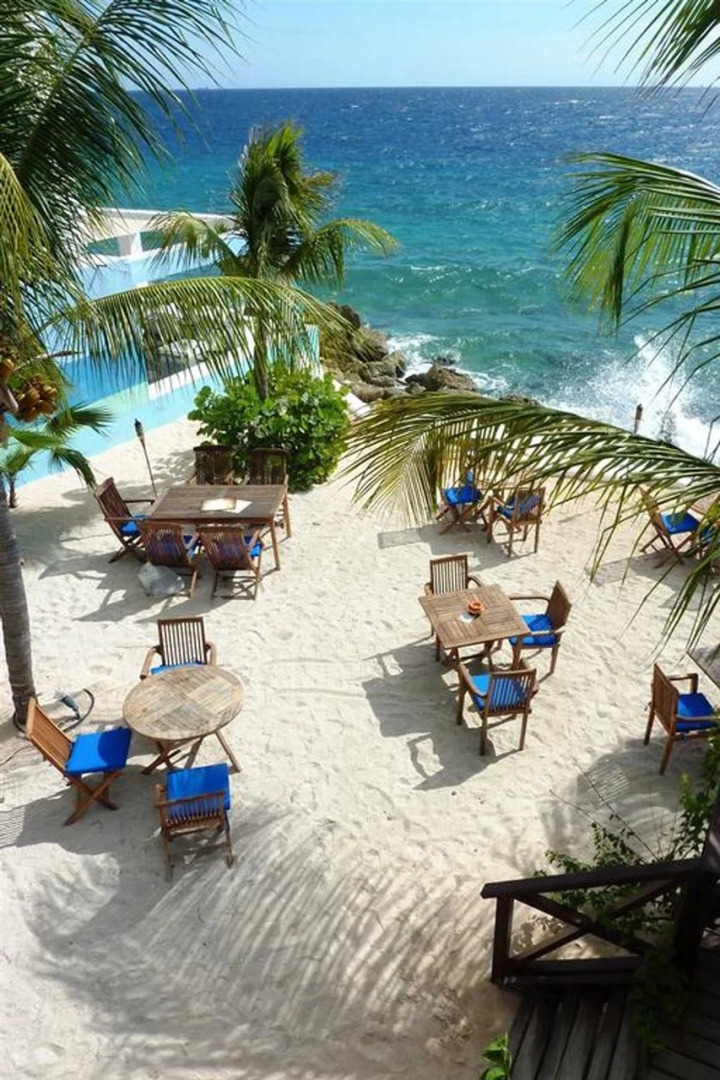 Scuba Lodge & Ocean Suites