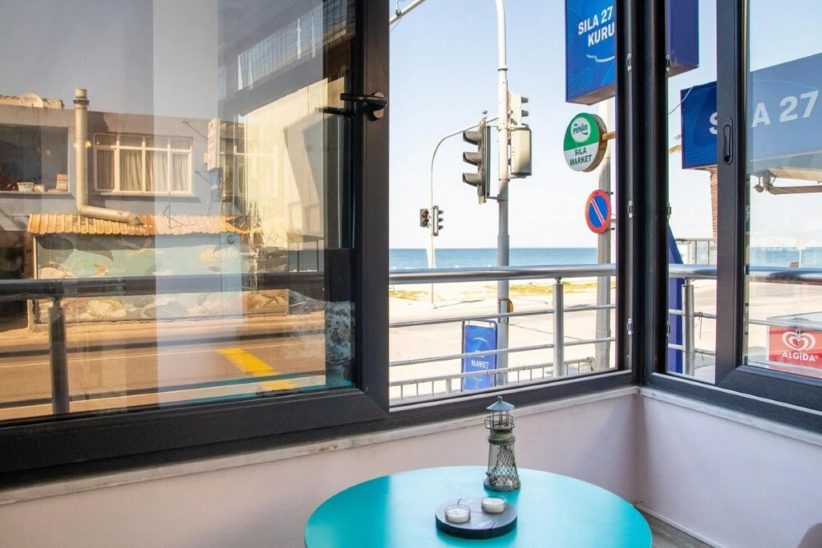 Colorful Flat With Sea View Near Sea in Guzelbahce