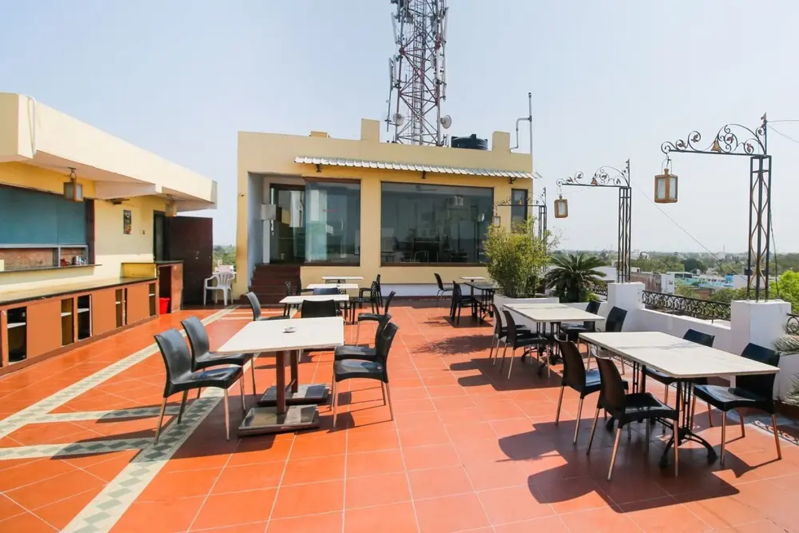 OYO 33399 Hotel Alwin