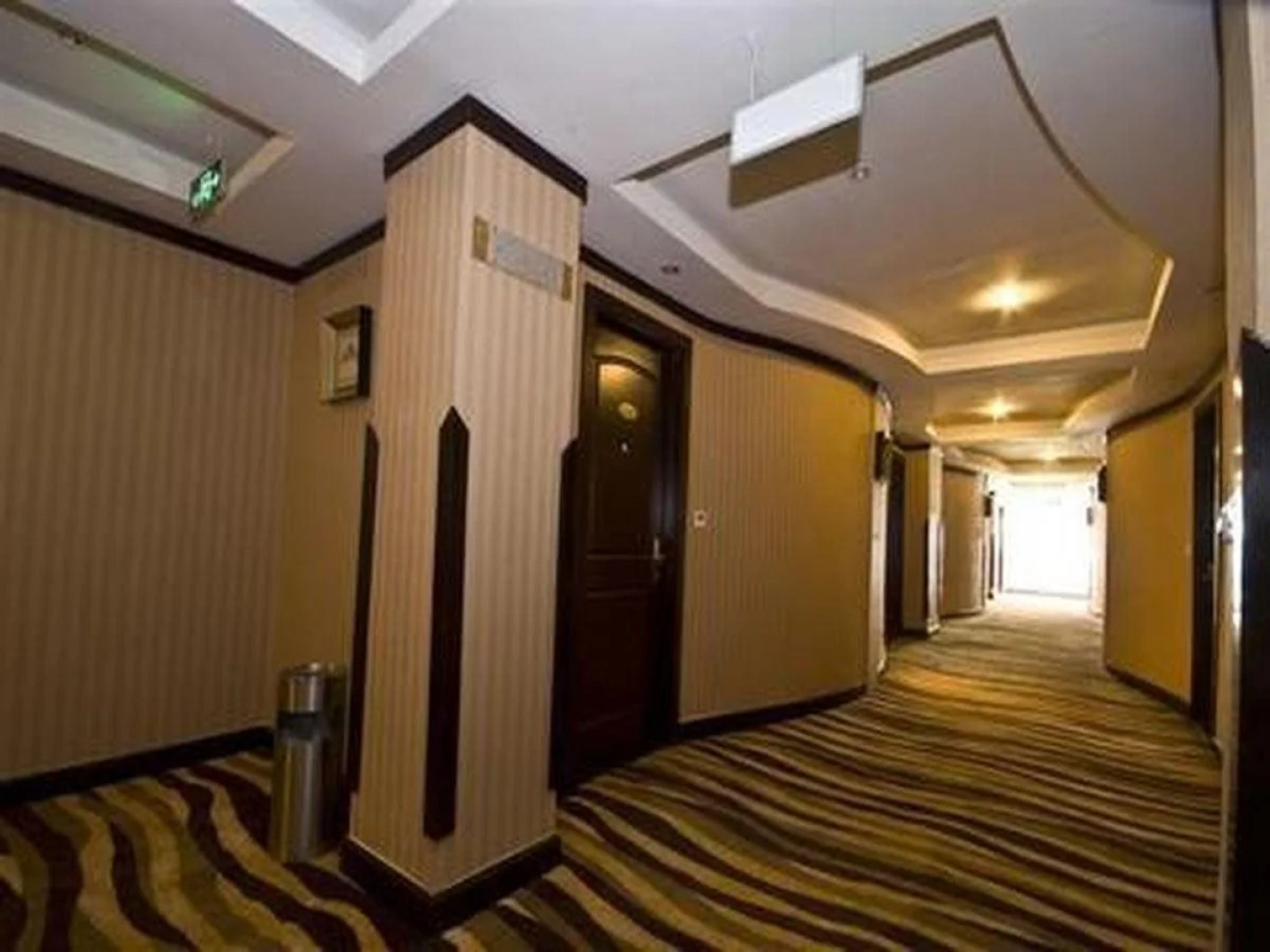 An e Courtyard Hotel Jiu Zhai Gou Branch