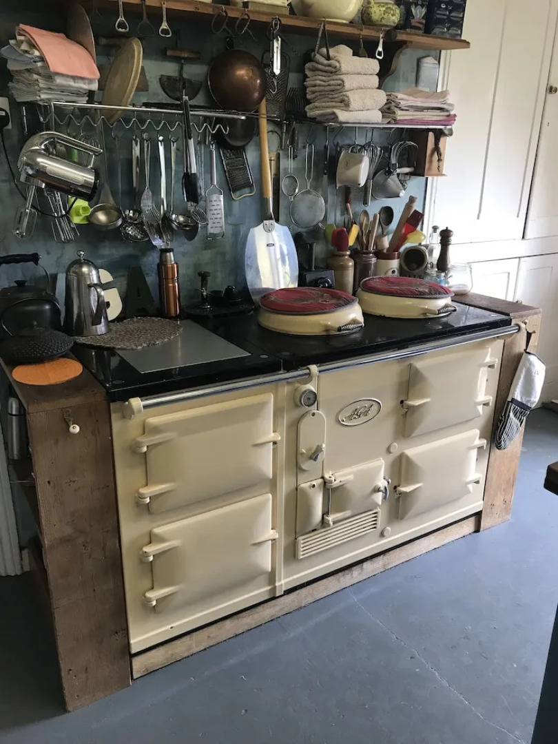 Lower Buckton Country House - Sleeps 12