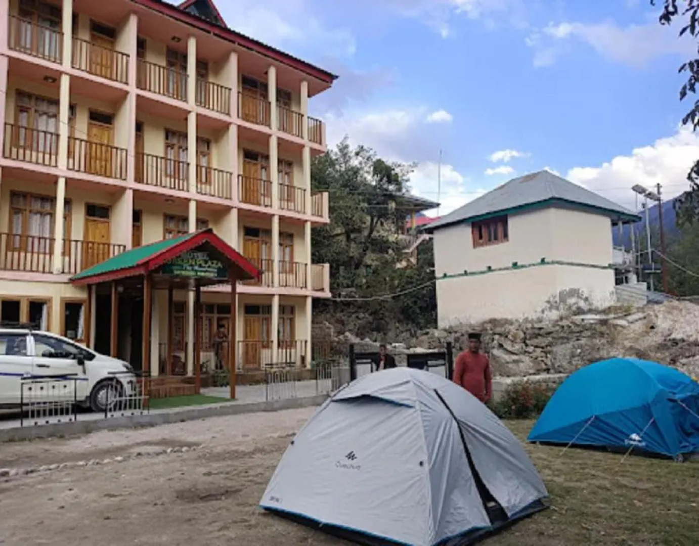 Green Plaza by StayApart