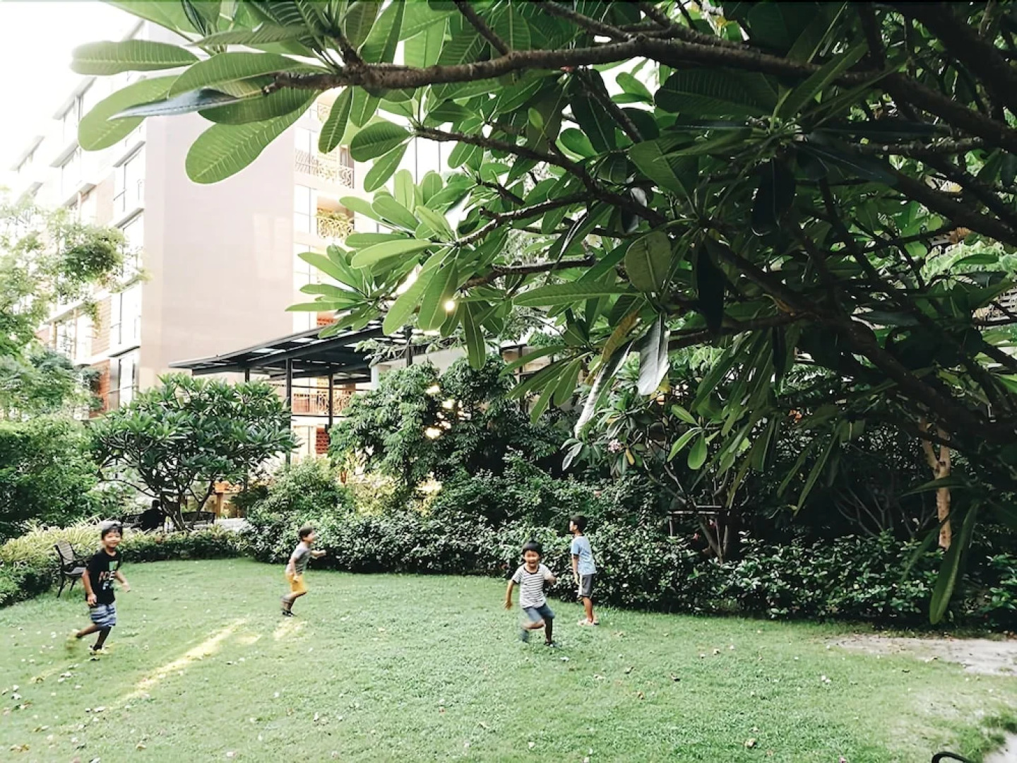 Balcony Courtyard Hotel & Serviced Apartment