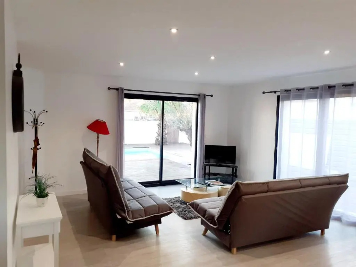 ViLLA NEUVE 115m2 ,TOUT CONFORT AVEC PiSCiNE Chauffée-JARDiNET BASSiN ARCACHON