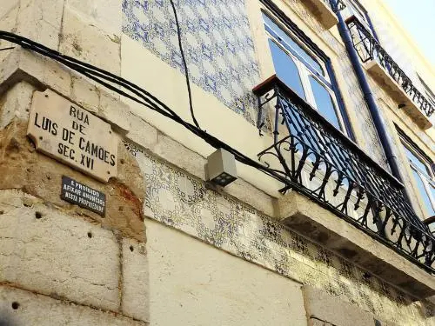 Sado Blue - City & River Flats by Be@home