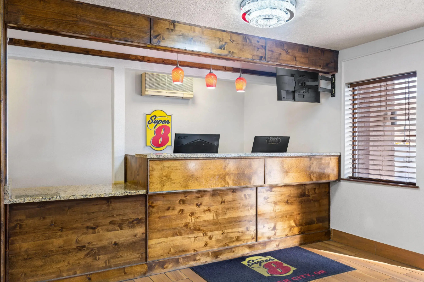 Super 8 by Wyndham Baker City