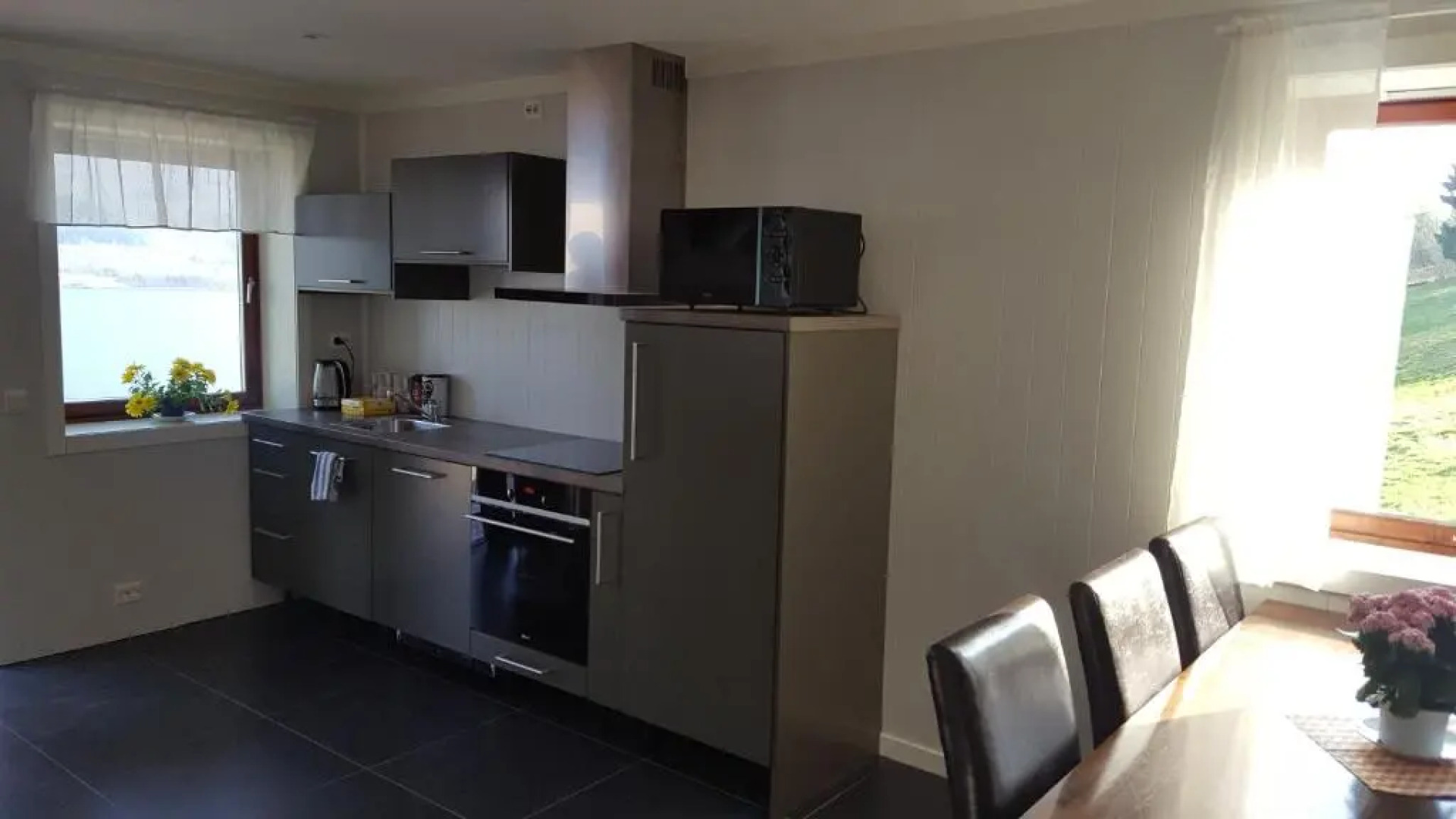 Kvernesfjorden Apartments