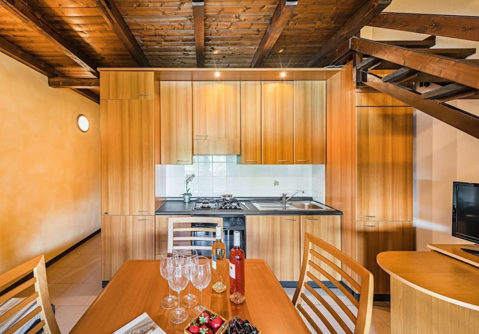 I Girasoli C14 Apartment by Wonderful Italy