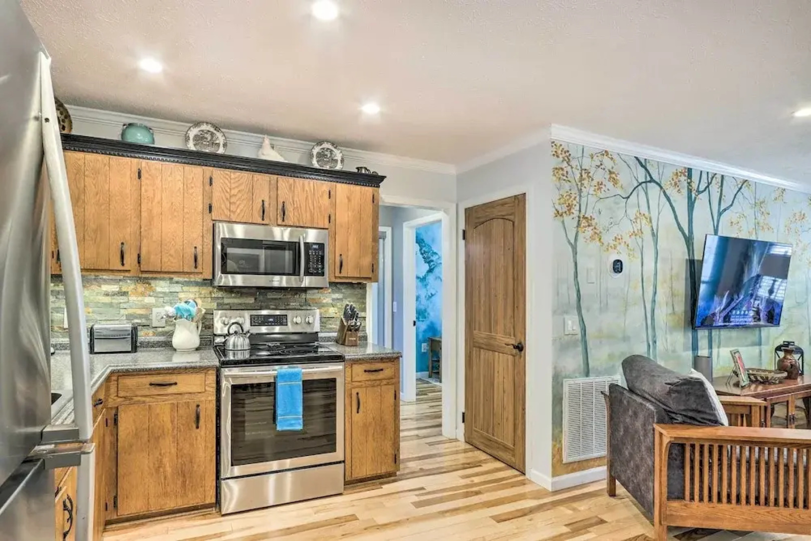 Charming Murphy Escape w/ Fire Pit & Hot Tub!