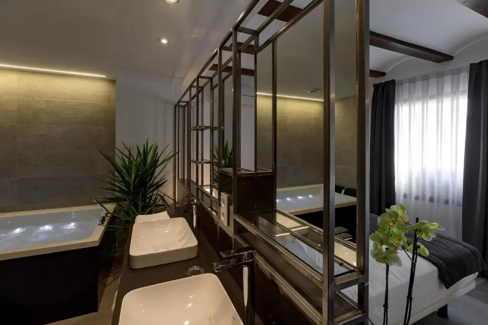 Vinatea Suites