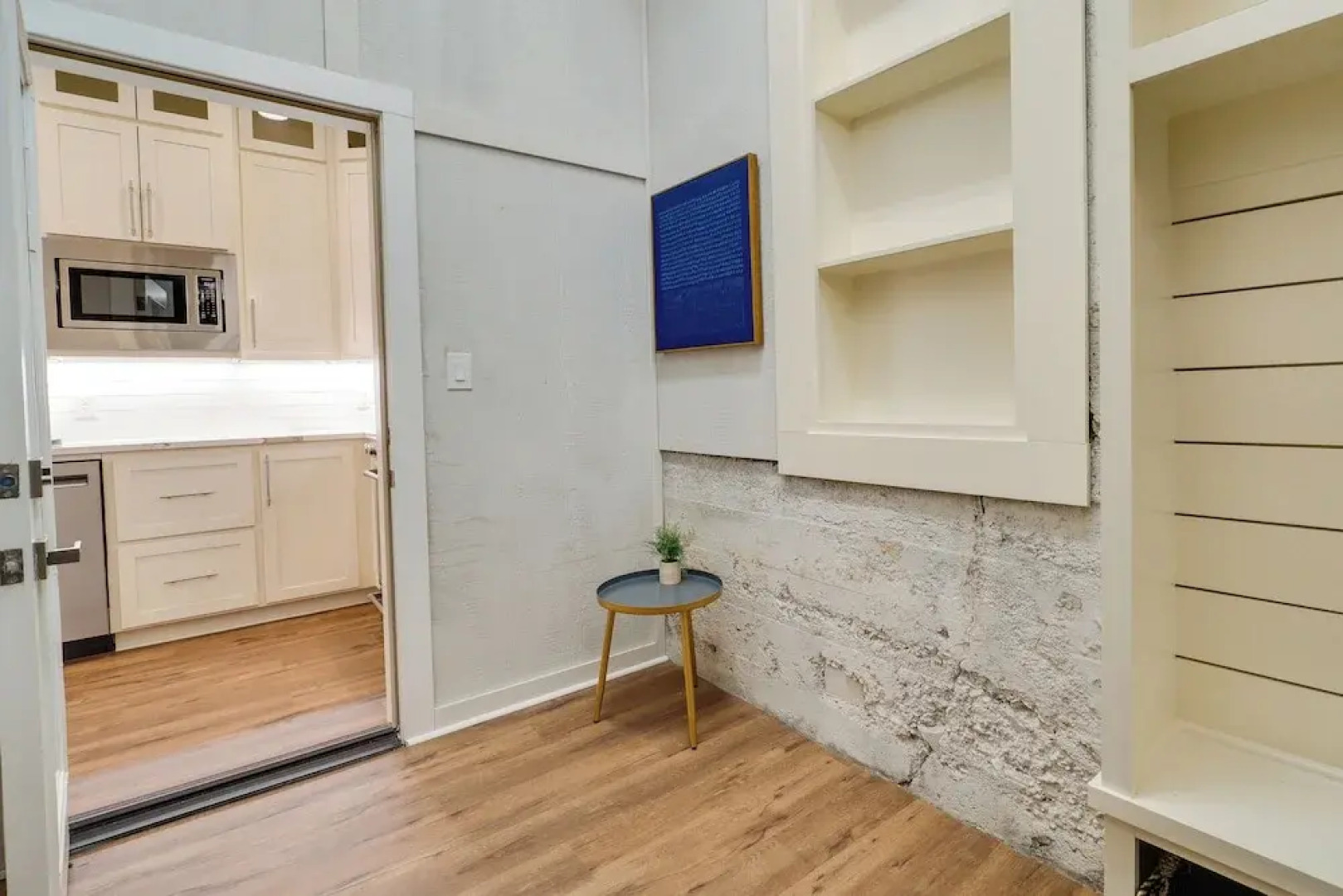 Upscale Texarkana Townhome, Walk to Downtown!