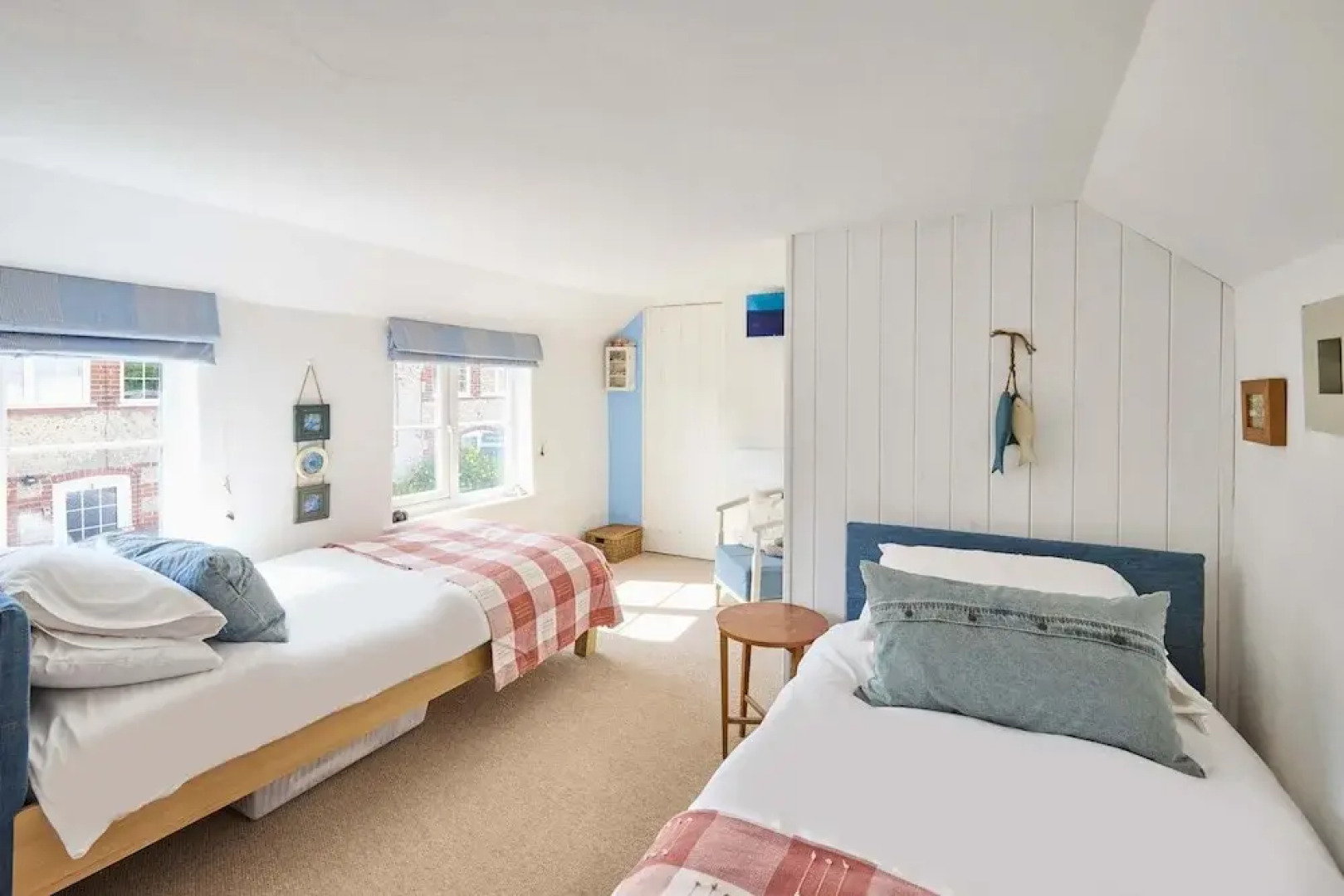 Host Stay Pebble Cottage