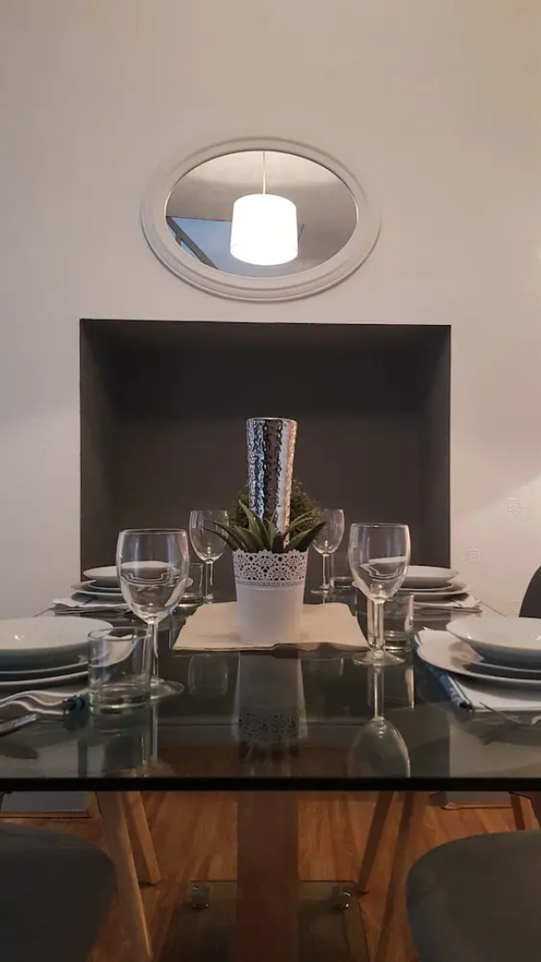 Ideal Home away in Smithalls, Bolton