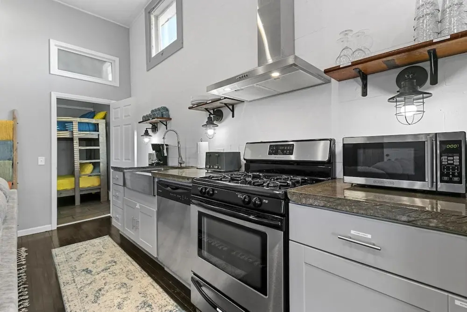 The Waterfront - Waterslide Game Room Sleeps 26