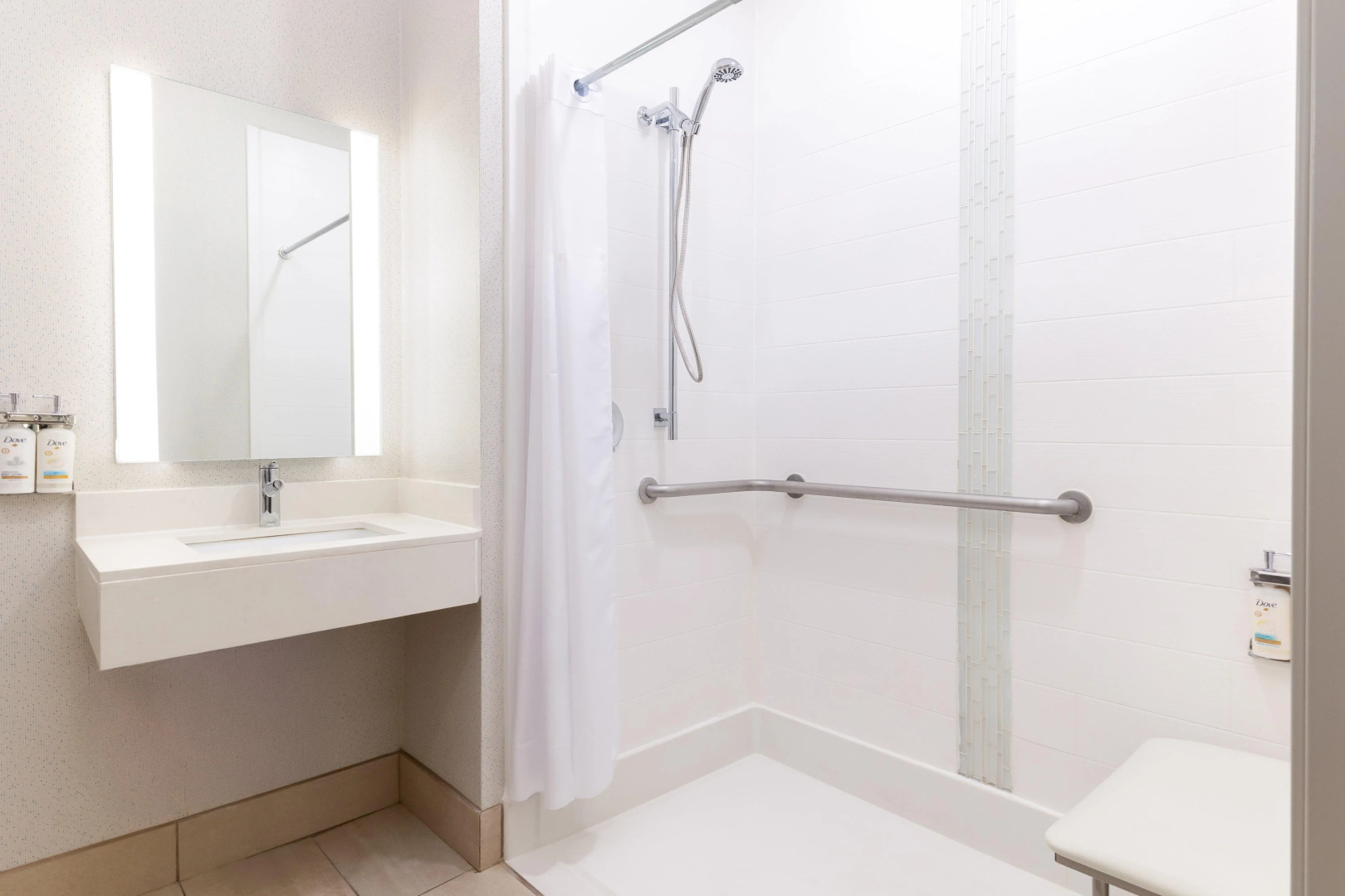 Holiday Inn Express & Suites Las Vegas SW - Spring Valley by IHG