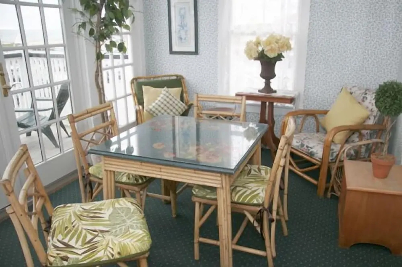 The Inn at Old Harbor