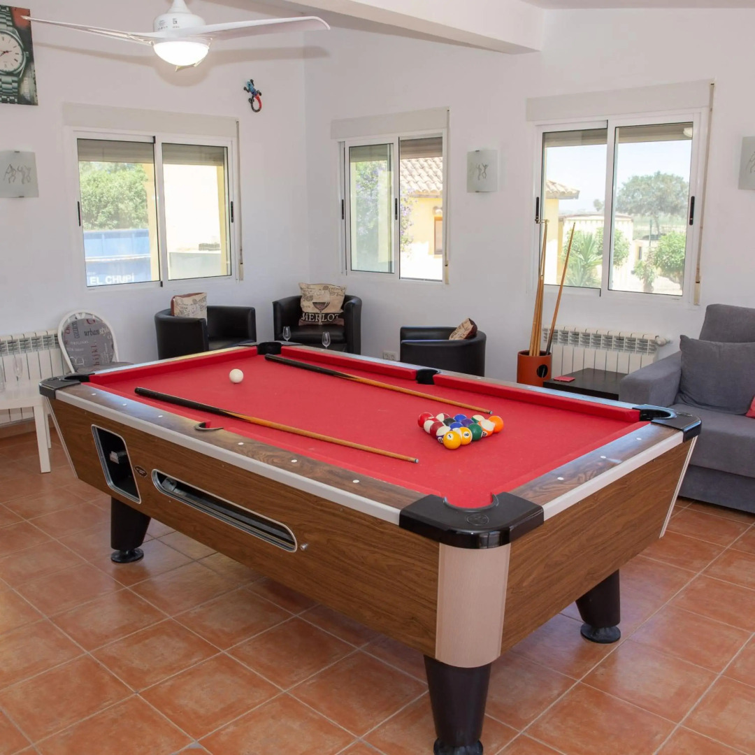 Casa Mari - fabulous semi-detached villa with swimming pool, tennis court and huge gardens