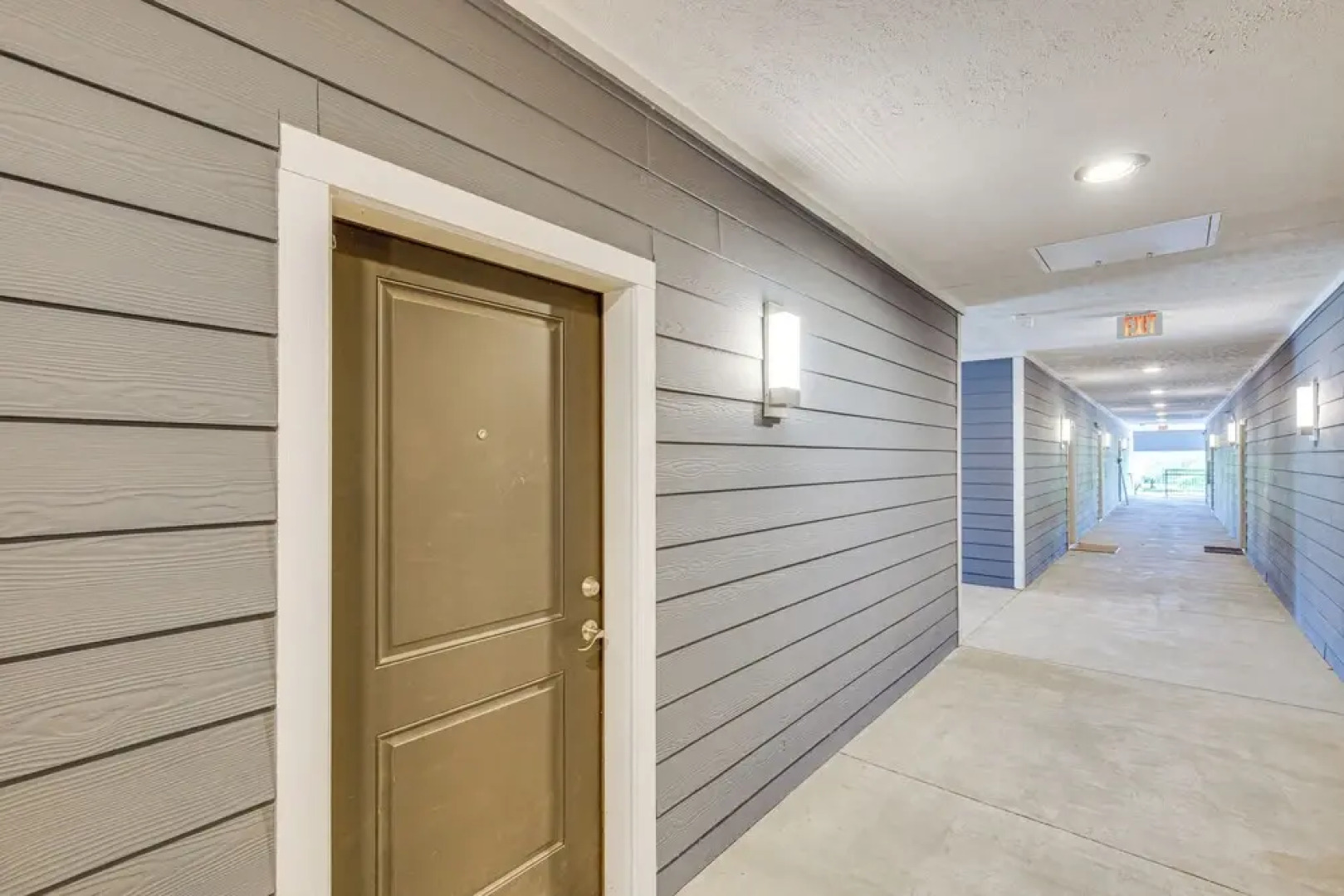 Close to Lakes, Parks & Winery: Bonham Apt