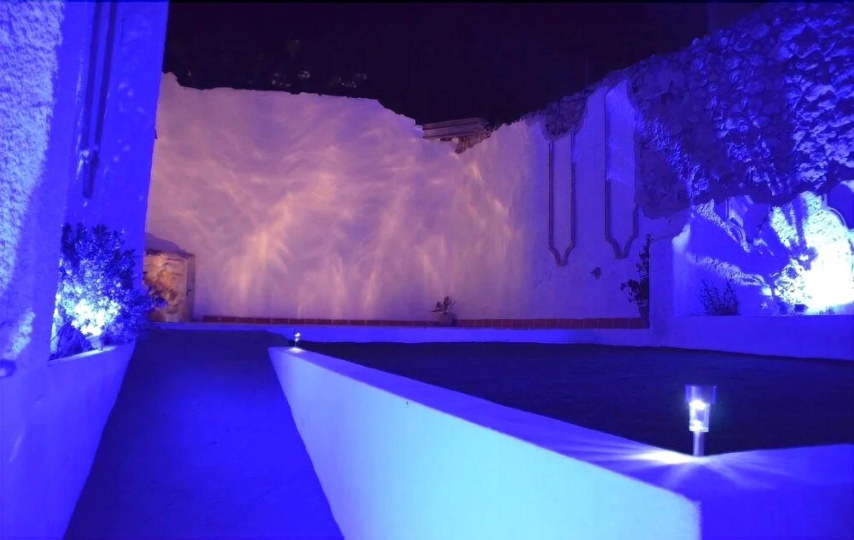 El Almendro y la Montaña