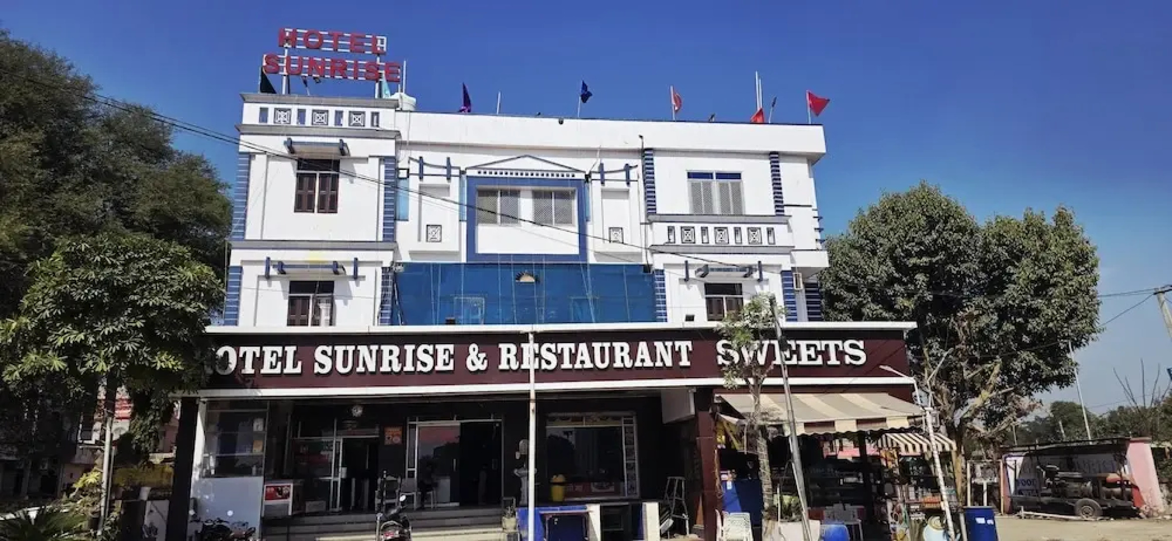 Sunrise Hotel & Restaurant