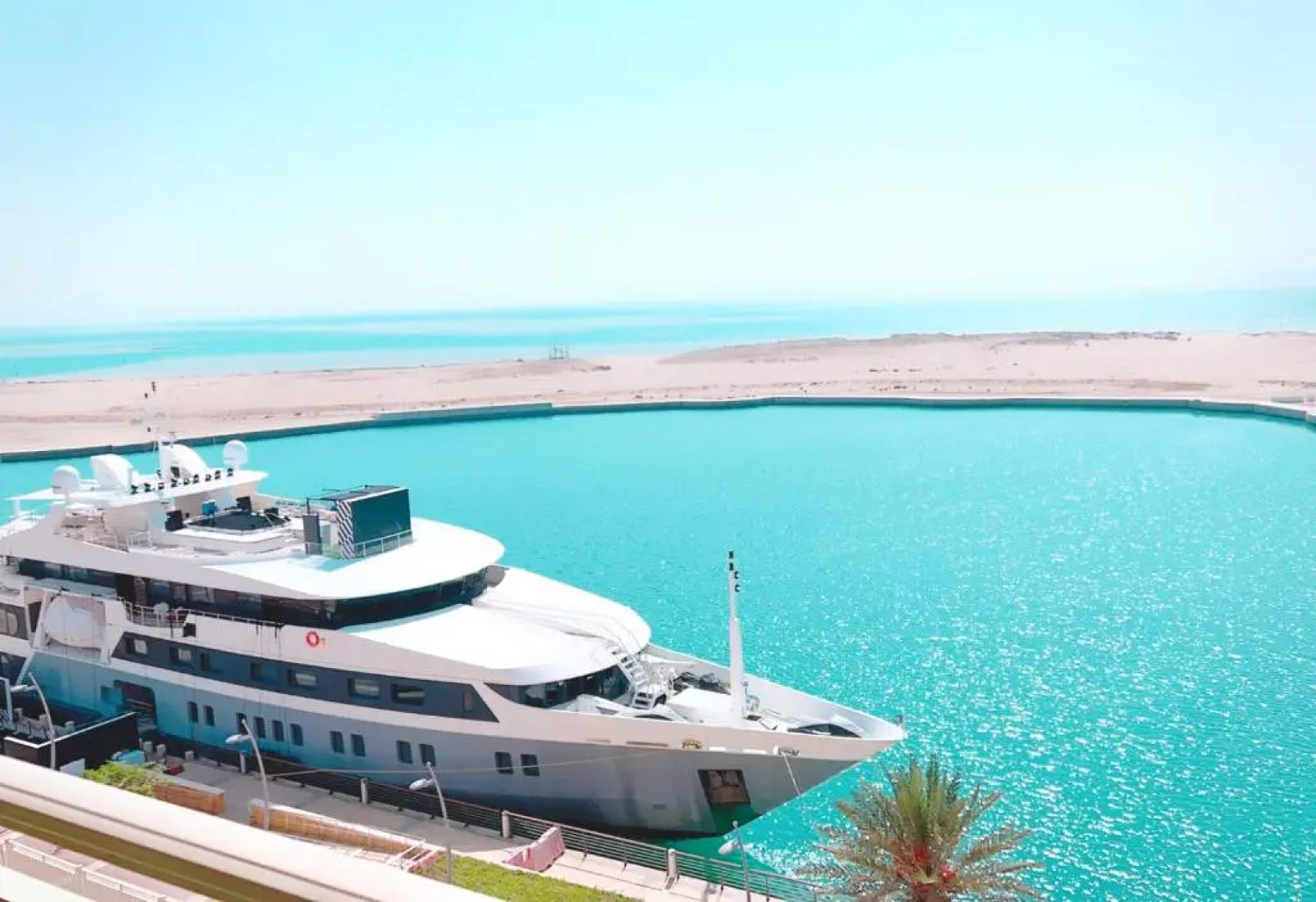 رويال مارينا 2 بانوراما علي البحر مباشر عوائل فقط