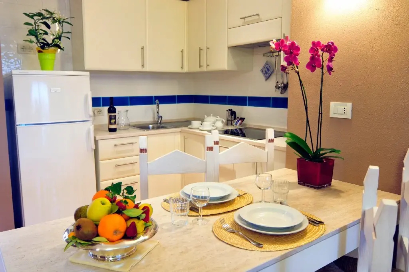 Lantana Resort Hotel & Apartments