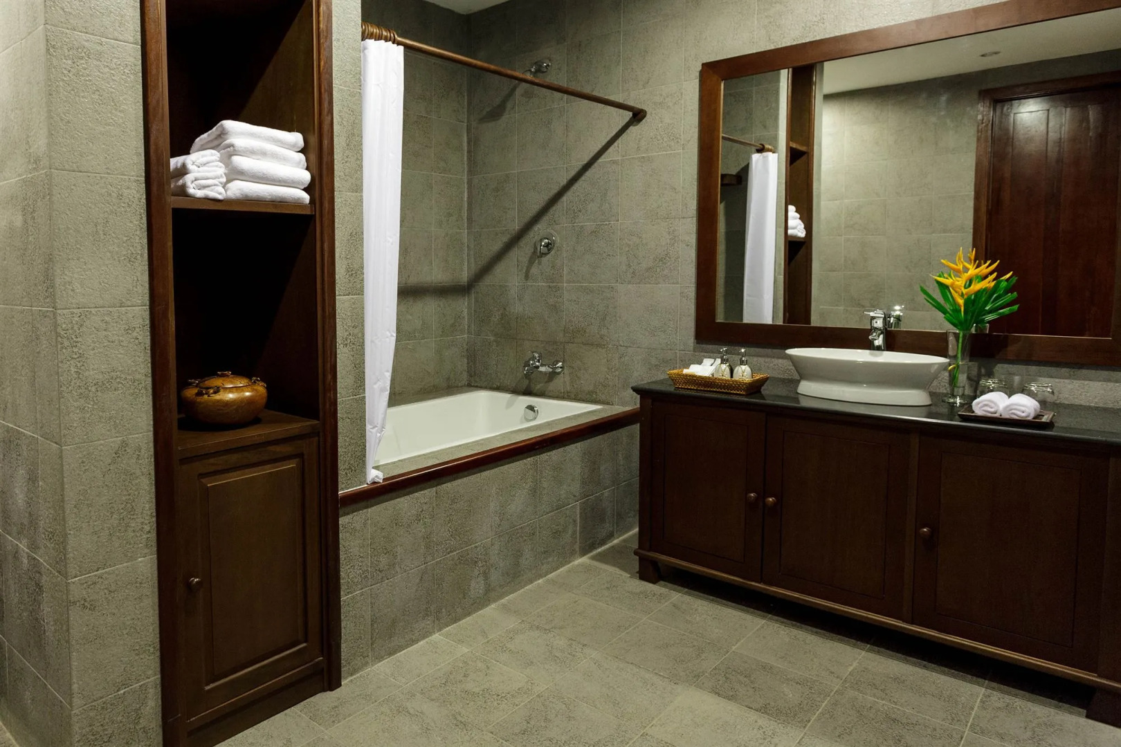 Riverside Boutique Resort, Vang Vieng