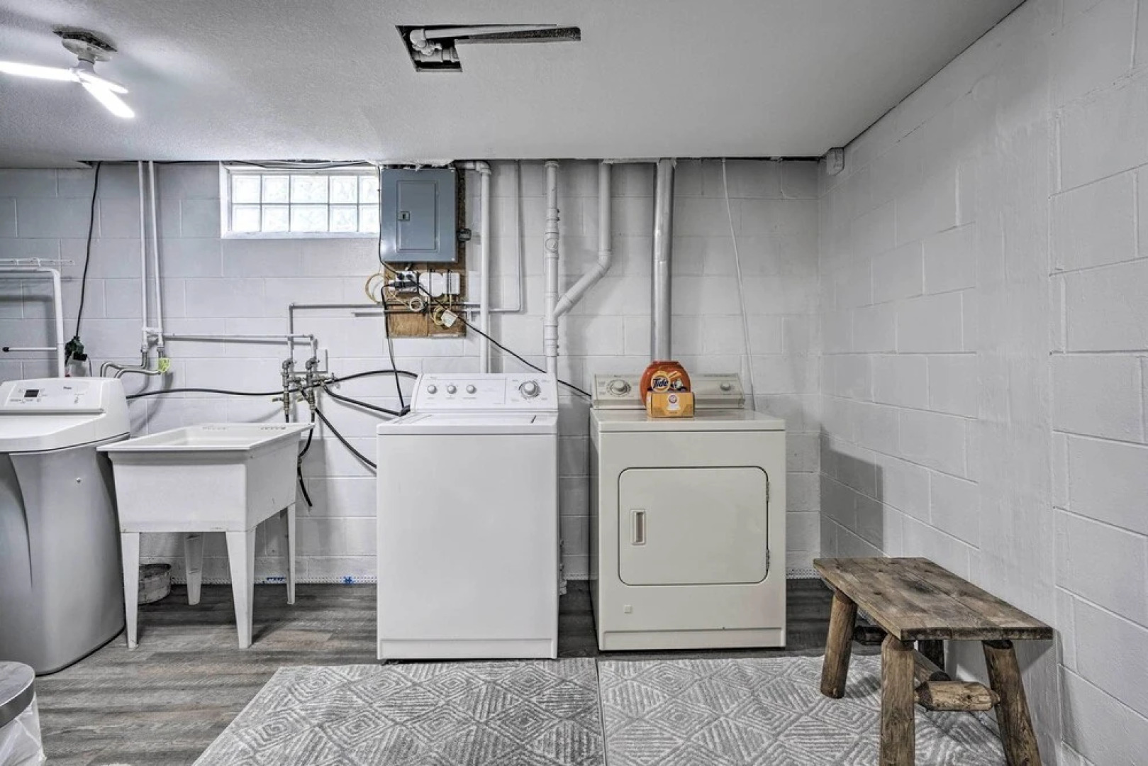 Charming Rochester Home - 2 Mi to Mayo Clinic!