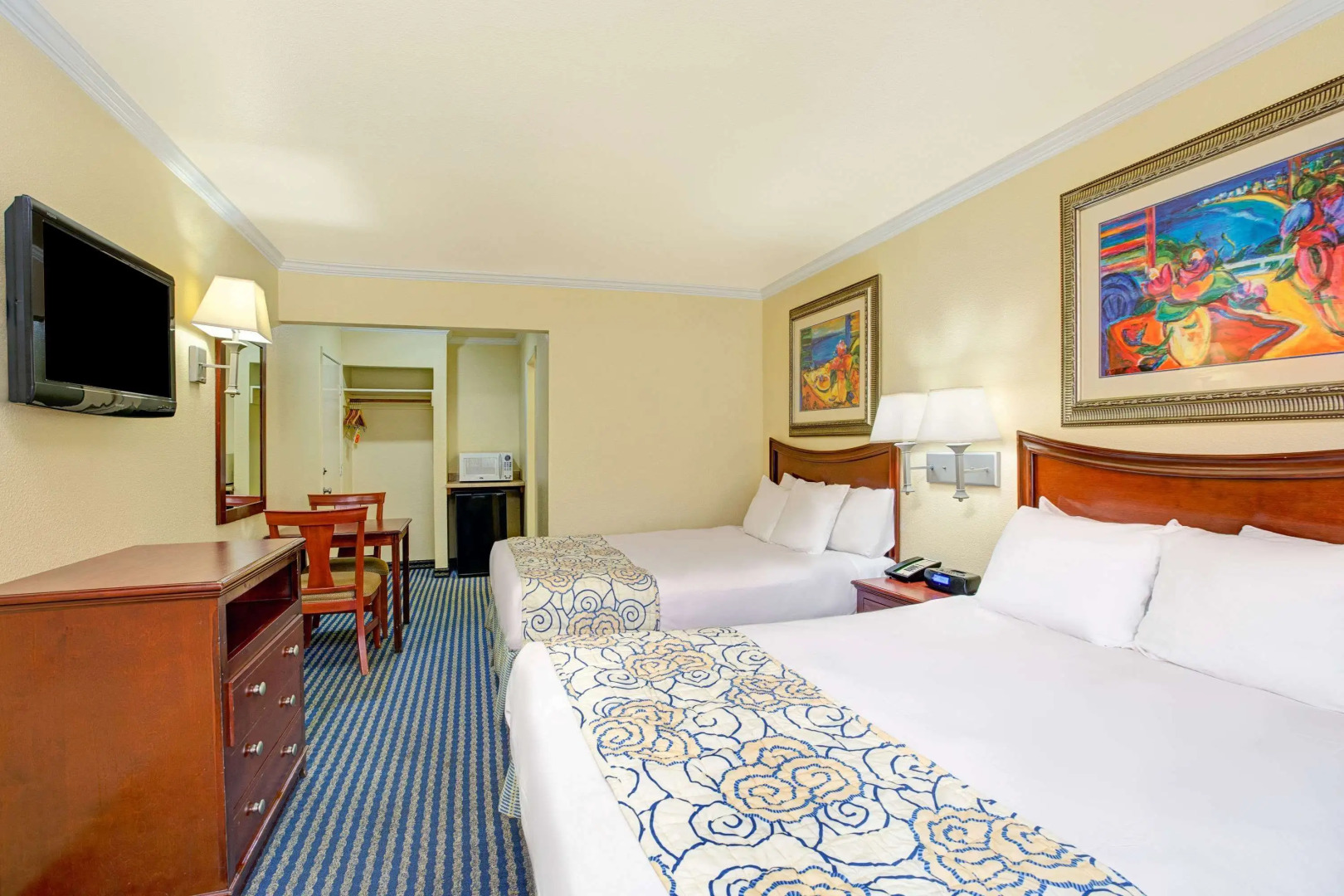 Super 8 by Wyndham Santa Cruz Beach