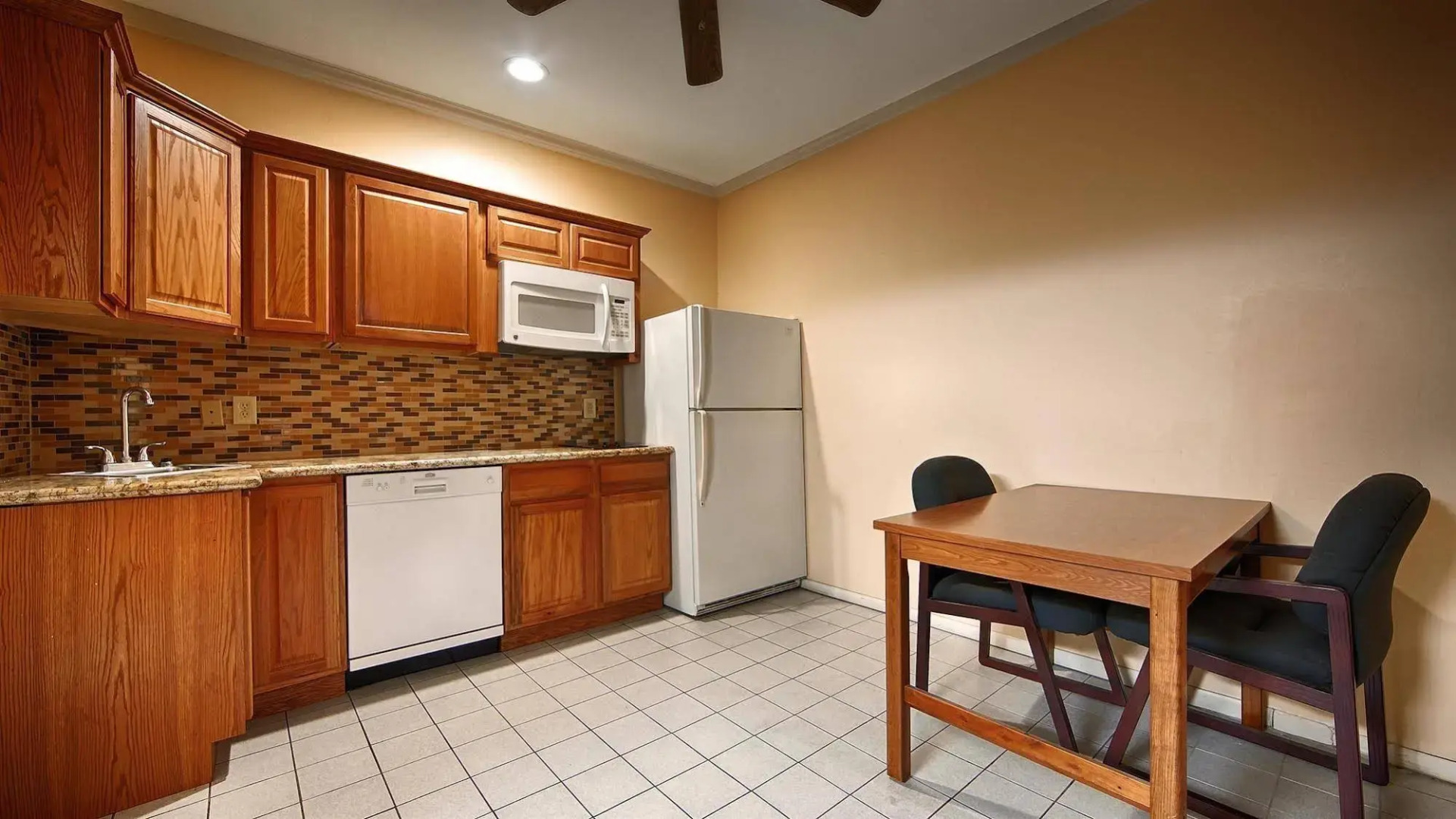 Days Inn by Wyndham Navasota