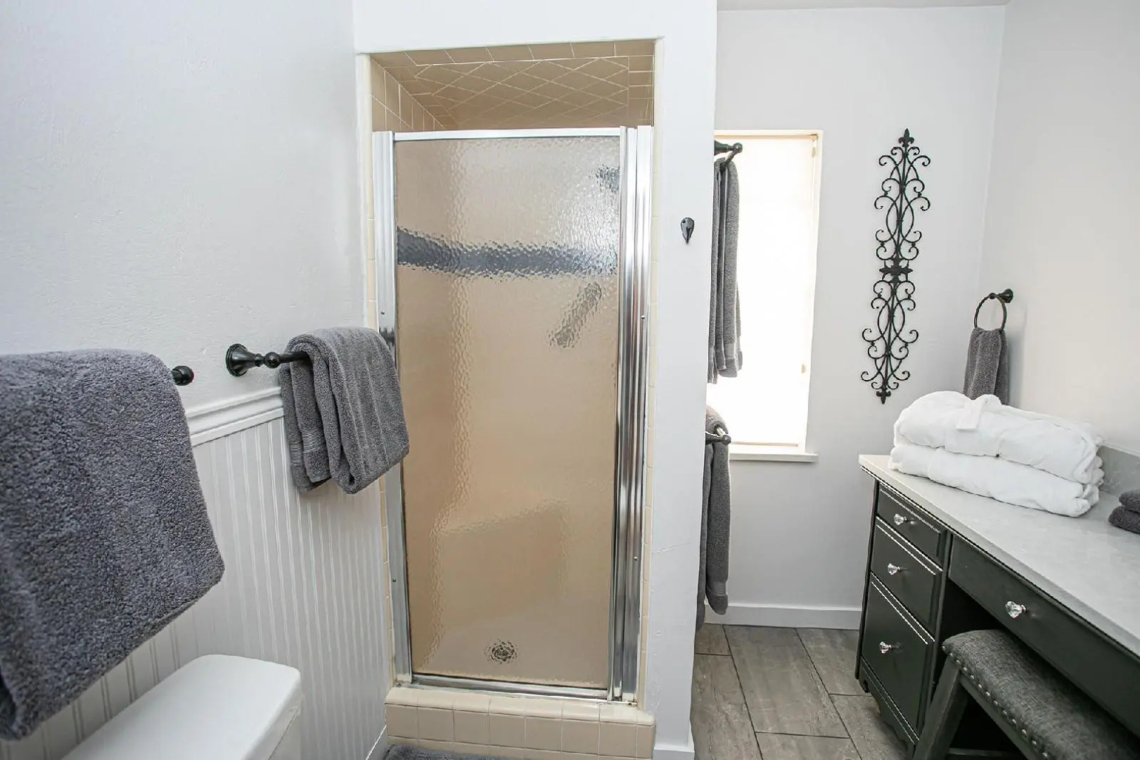 Hummingbird Estate Wine & Suites