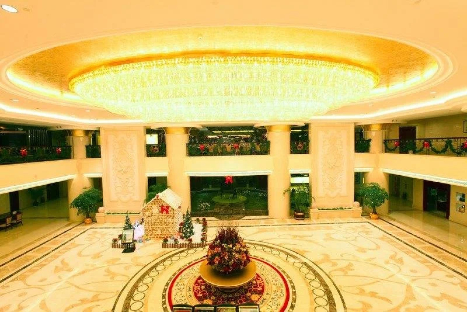 Double-Dove Peace International Hotel