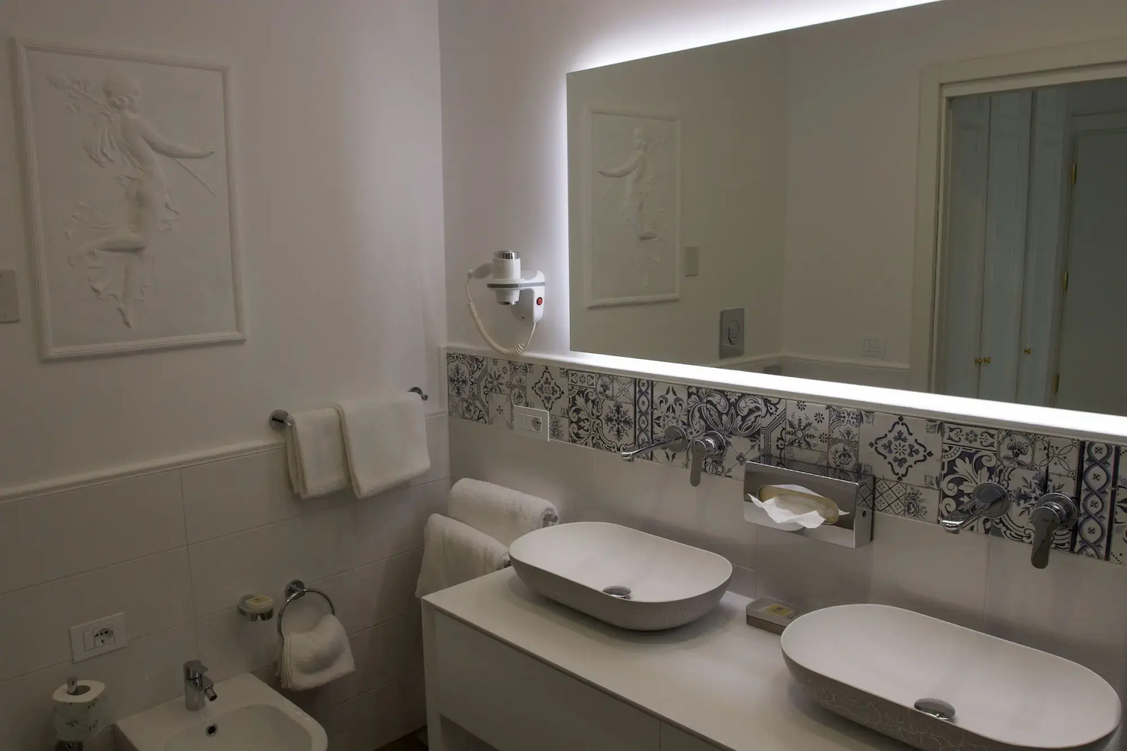 Bougainville Luxury Boutique Hotel