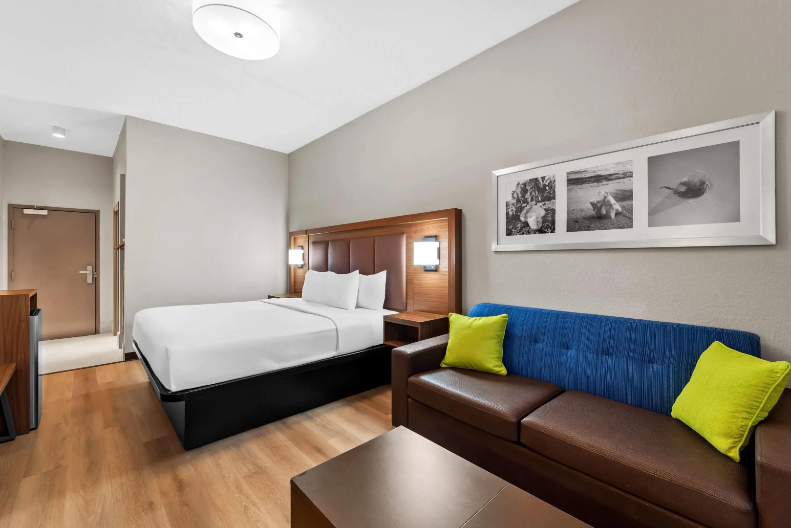 Days Inn & Suites by Wyndham Fort Myers Near JetBlue Park