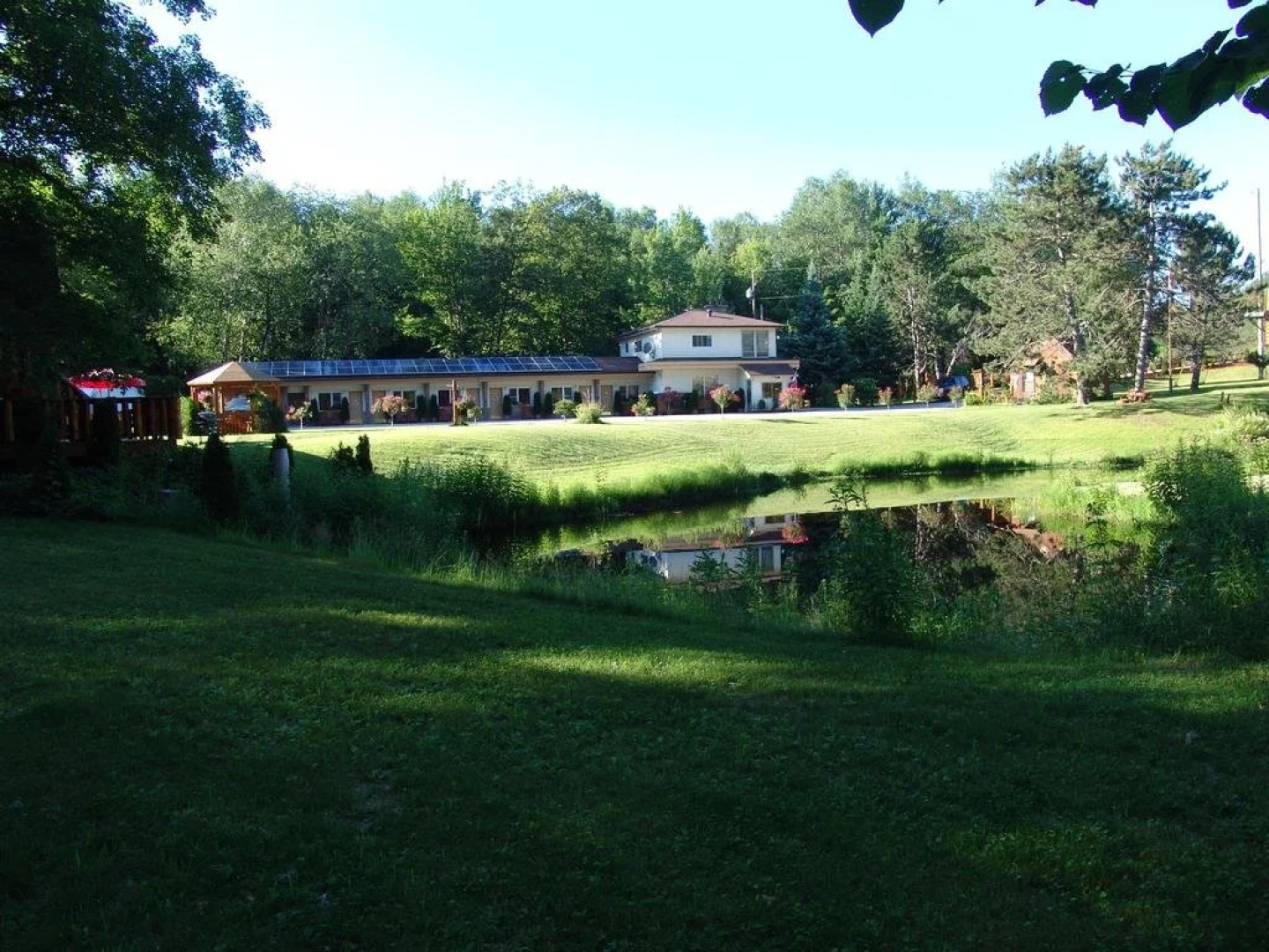 The Highlands Motel & Lodge