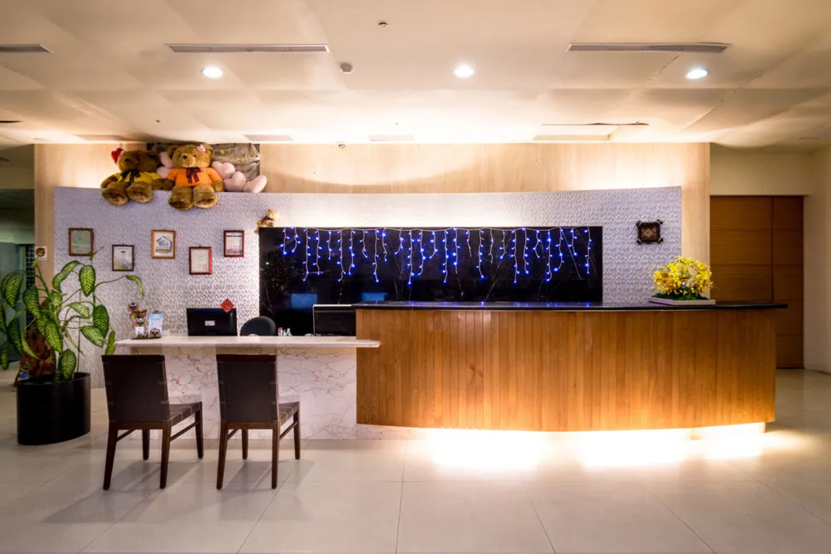 CRYSTAL RESORT - Continental Club