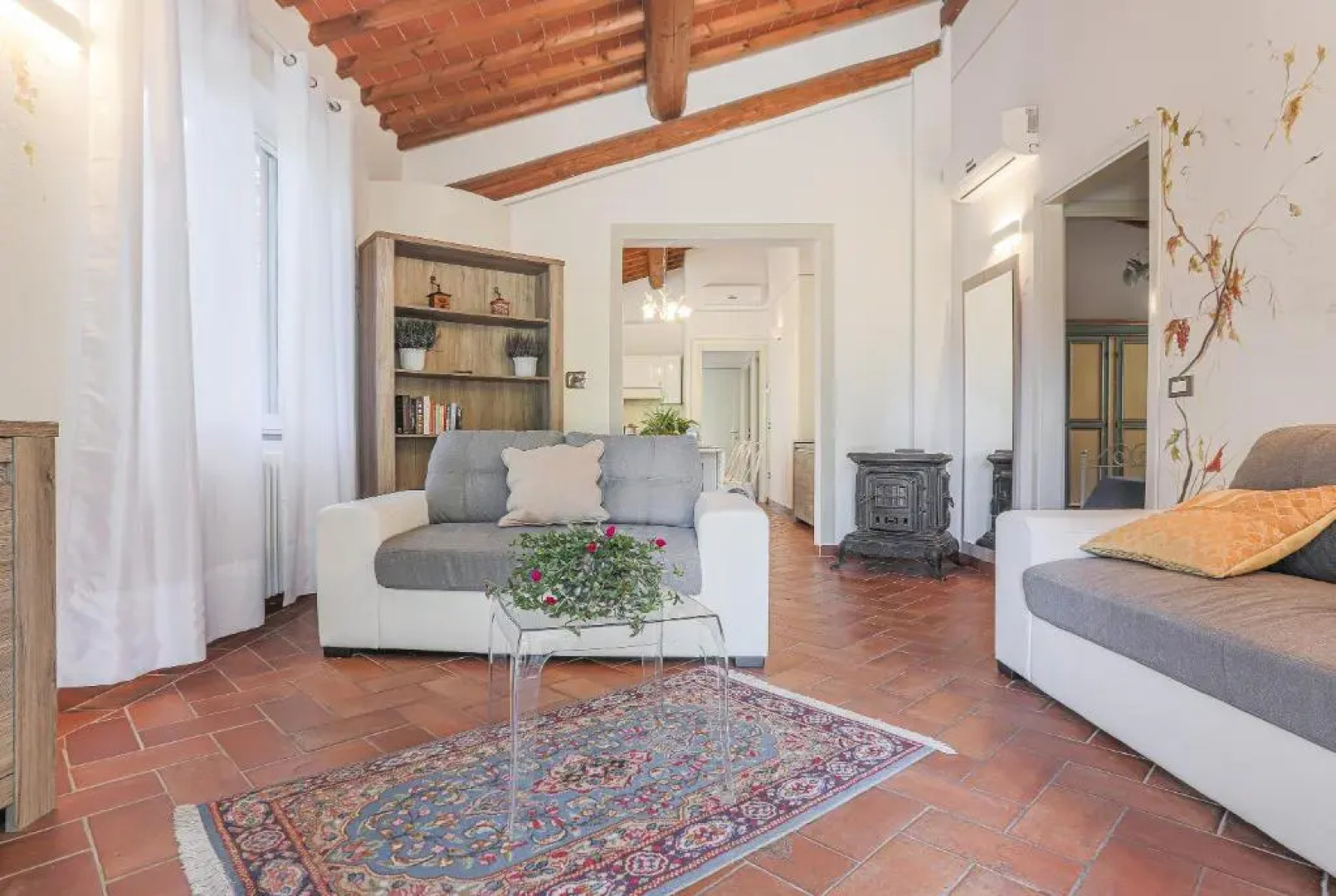 Villa Pongina with private pool