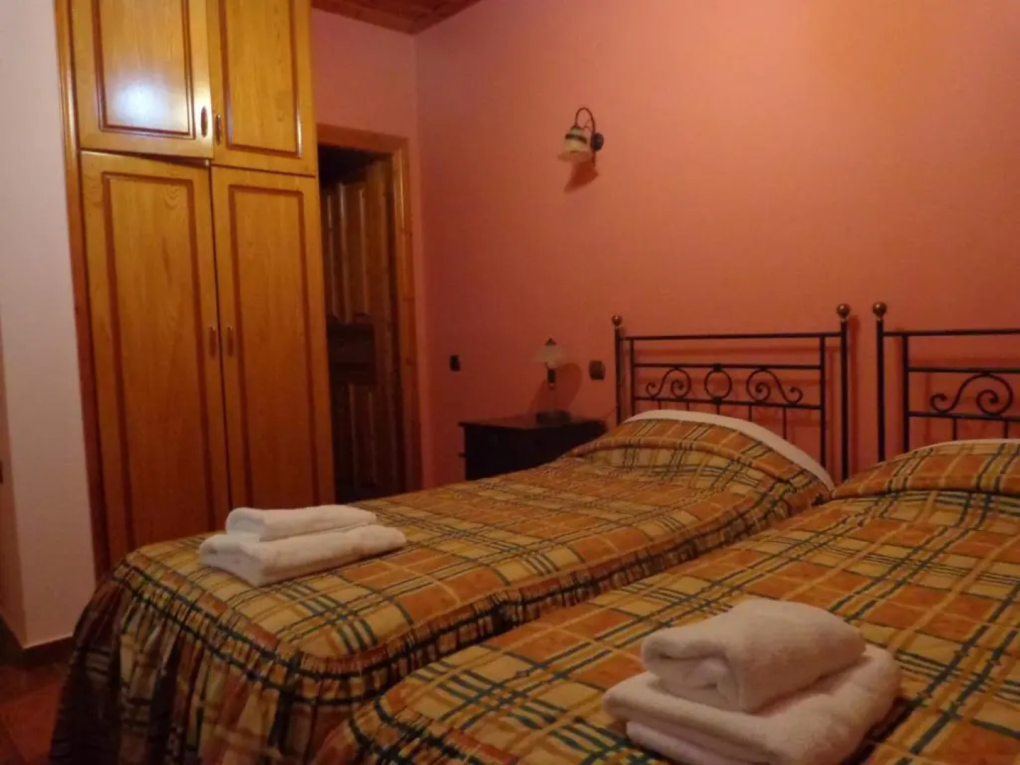 Alonaki Guesthouse