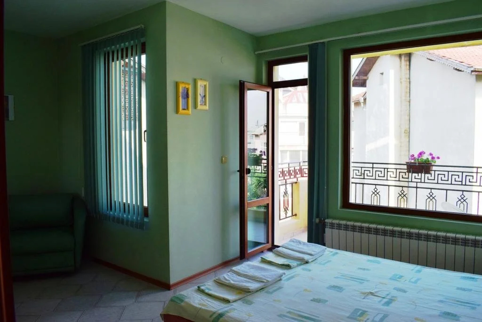 Sunny House Hotel