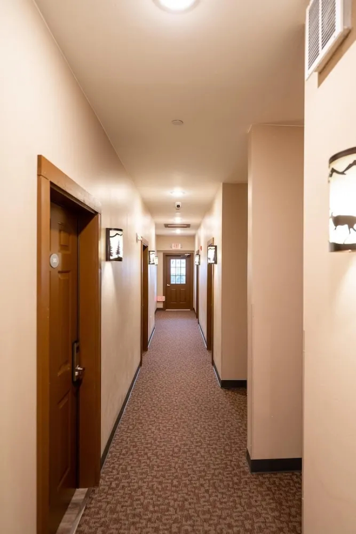 Wagon Wheel Hotel