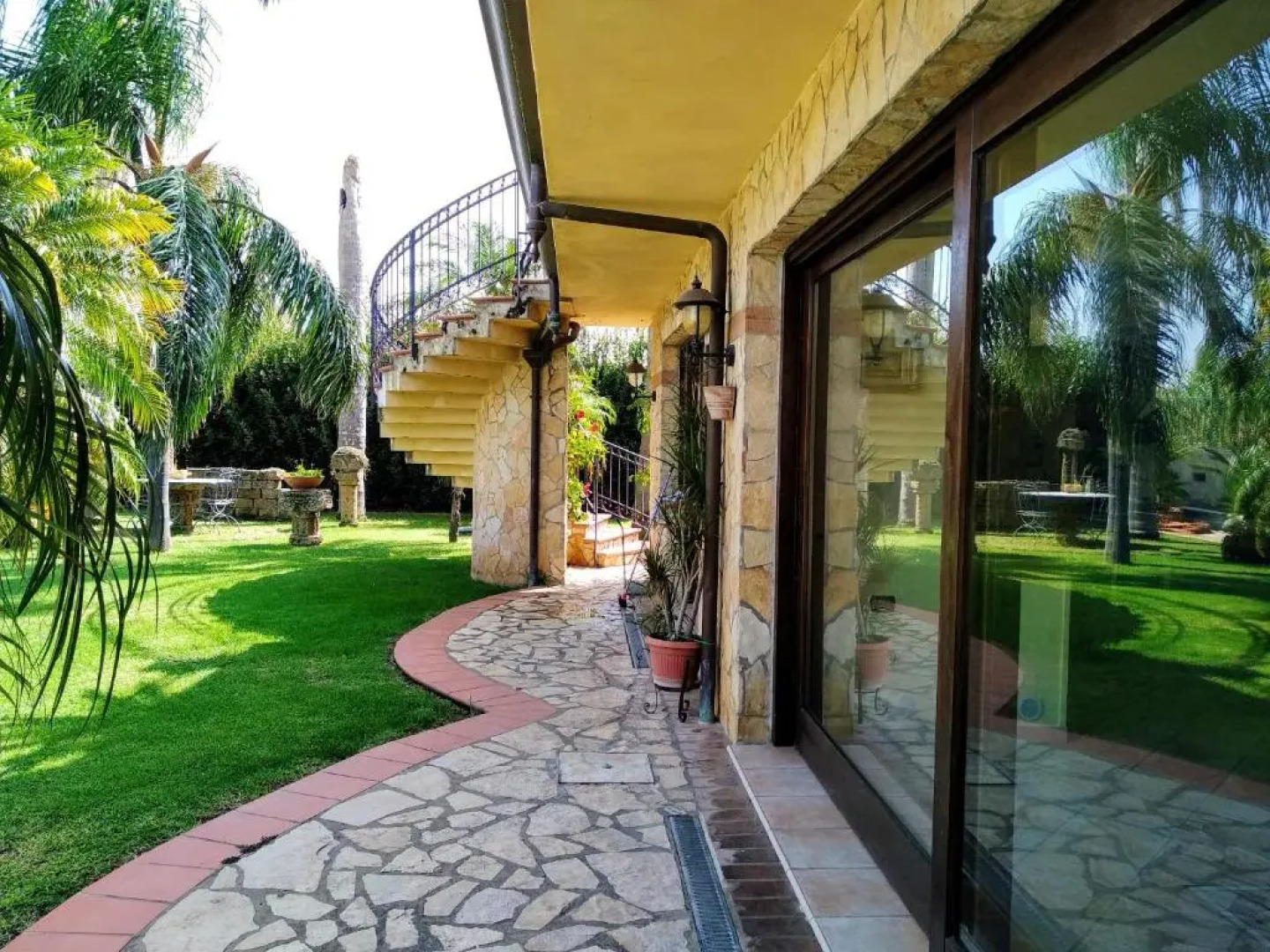 2 bedrooms appartement at Lago 400 m away from the beach with shared pool enclosed garden and wifi