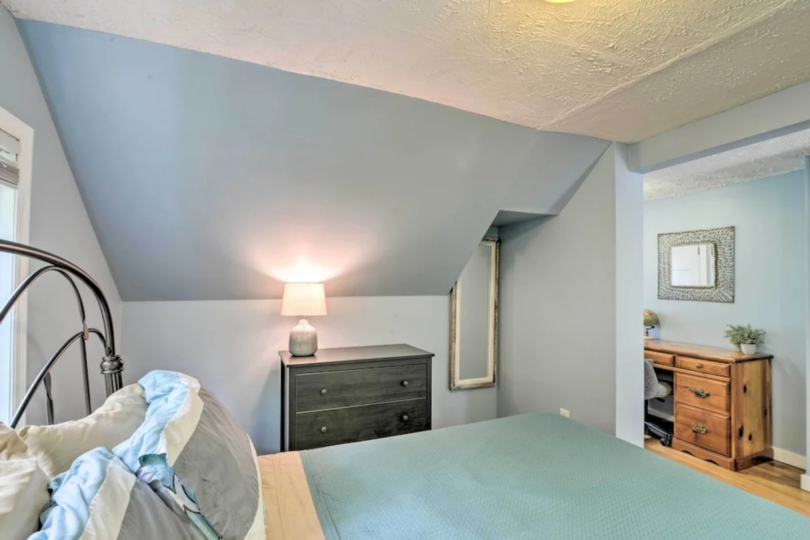 Enchanting Family House w/ Balcony < 3 Mi to Wvu!