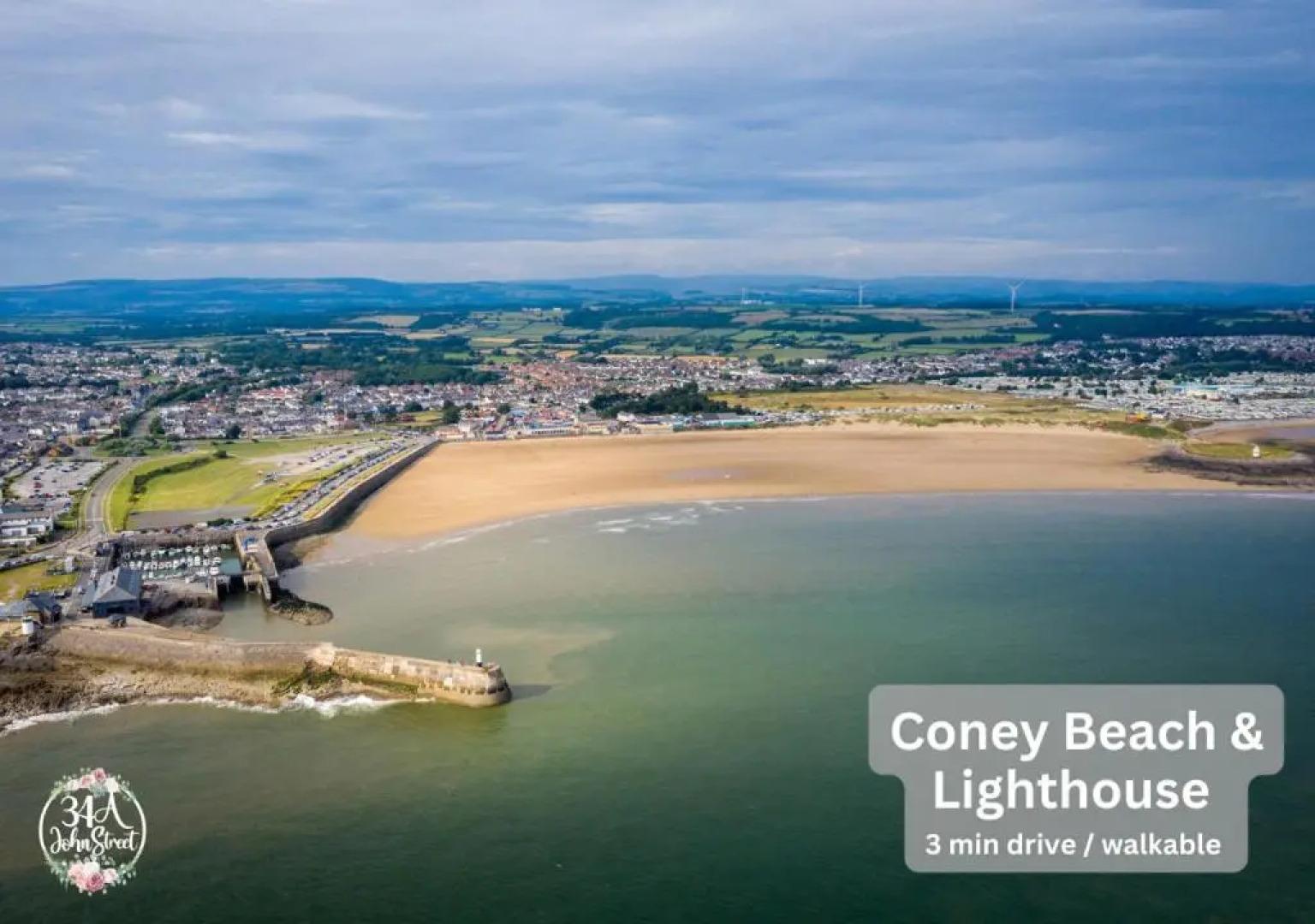 Town Centre Entire Property, Very Close to Sea & Restaurants, 2 King Size Beds