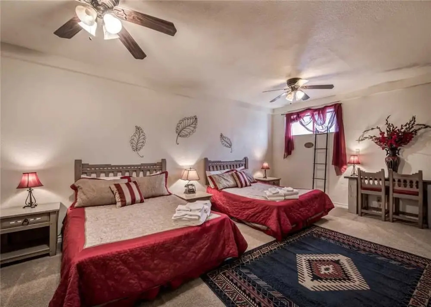 Blue Bear Retreat - Eight Bedroom Cabin